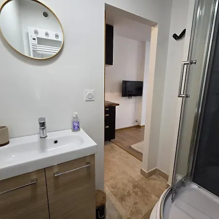 Bezine, Petit Centre *